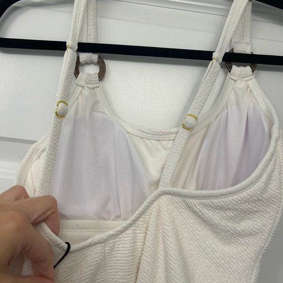 Shade & Shore Women’s pucker high leg one piece - Picture 7 of 11